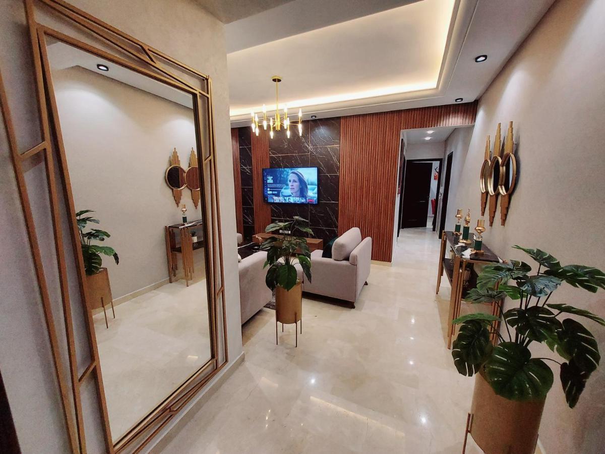 Modern Apartment Opposite The Hassan2 Mosque, Very Well Equipped And Stylish, 85 M2 With Gym And Direct Sea View With Underground Garage , Prohibits Unmarried Couples Of Arab Origin Касабланка Екстер'єр фото